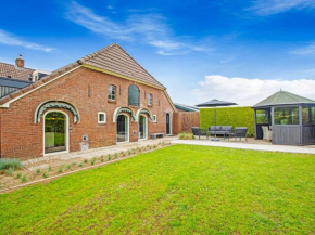 Farmhouse in Zelhem with garden